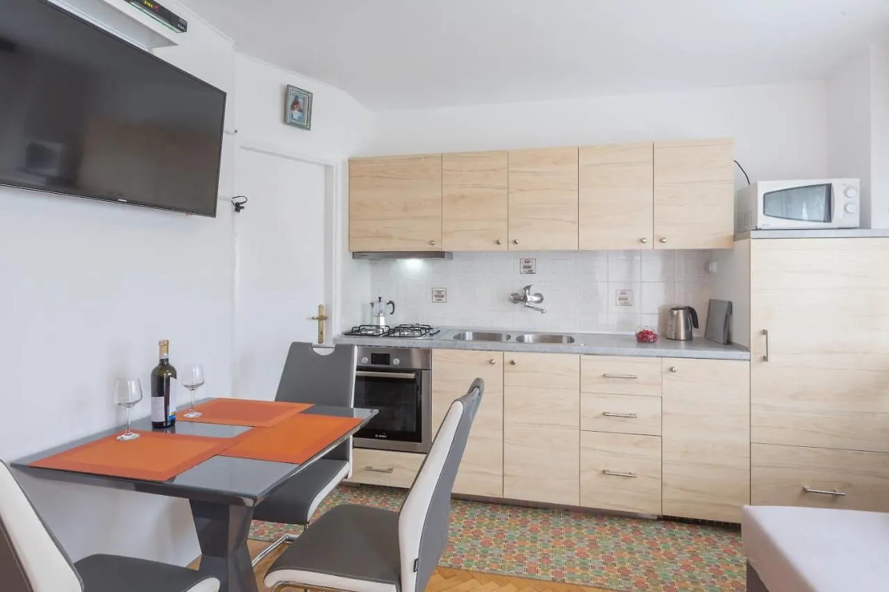 Apartments With A Parking Space Umag - 19741 Κροατία