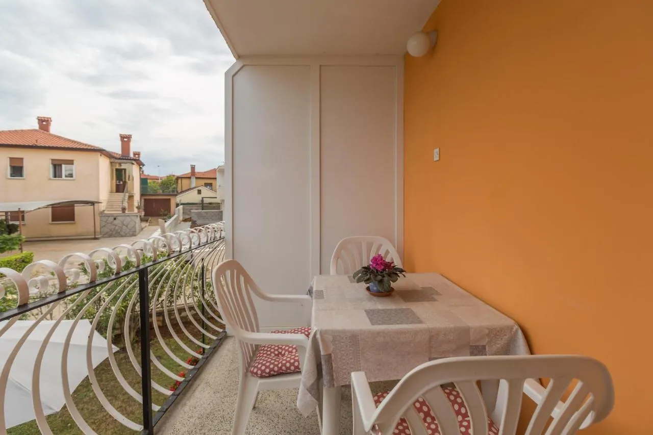 Apartments With A Parking Space Umag - 19741