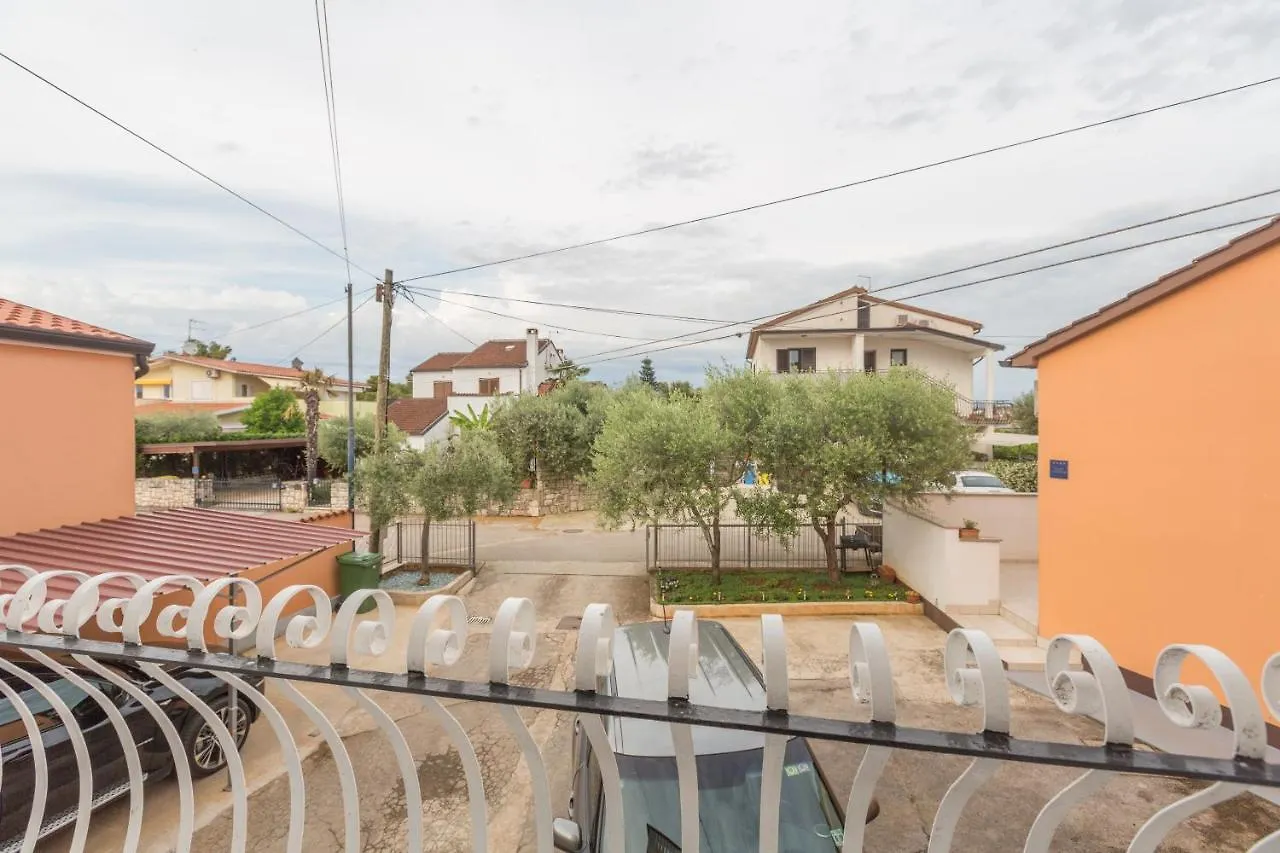 Apartments With A Parking Space Umag - 19741