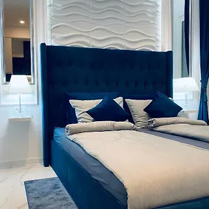  Apartman Six